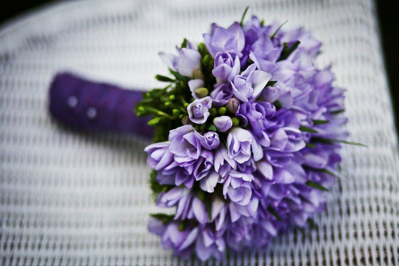 What flowers are given for a wedding 9 ideas