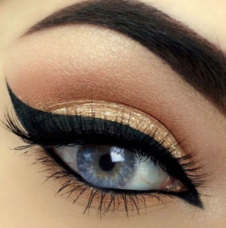 Cat makeup or cat eye the crushing effect of