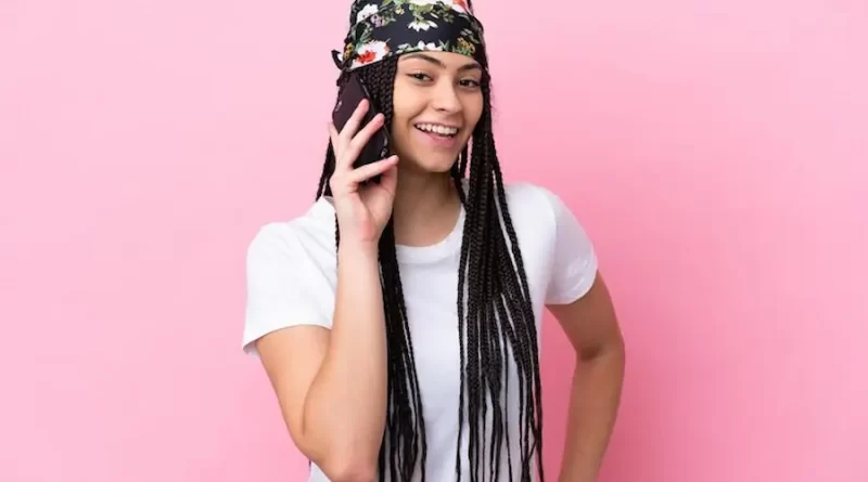 Why Hurela Headband Wigs Are Trendy Among Women