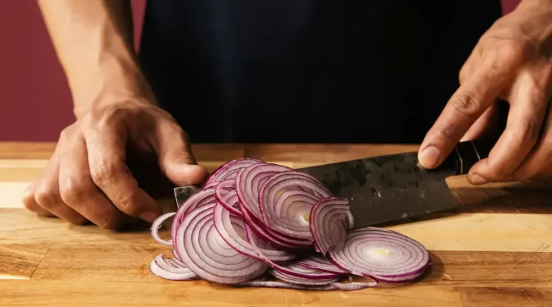 Cutting an Onion