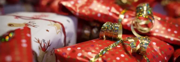 Elegant Christmas Gifting Ideas for Those Who Love Style and Comfort