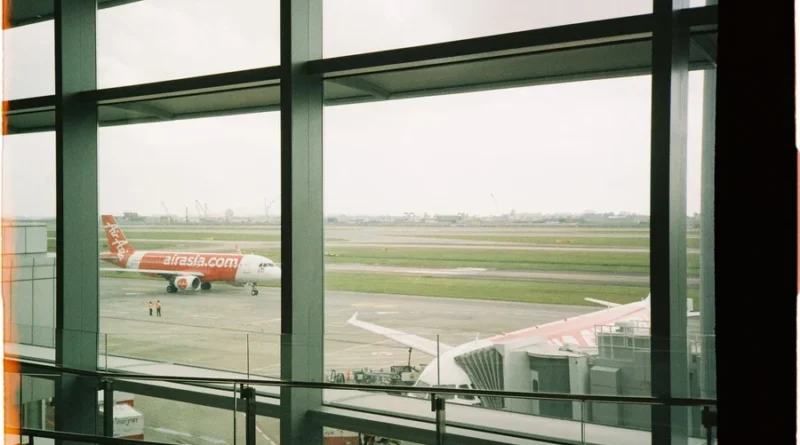 ewr airport to laguardia transfer
