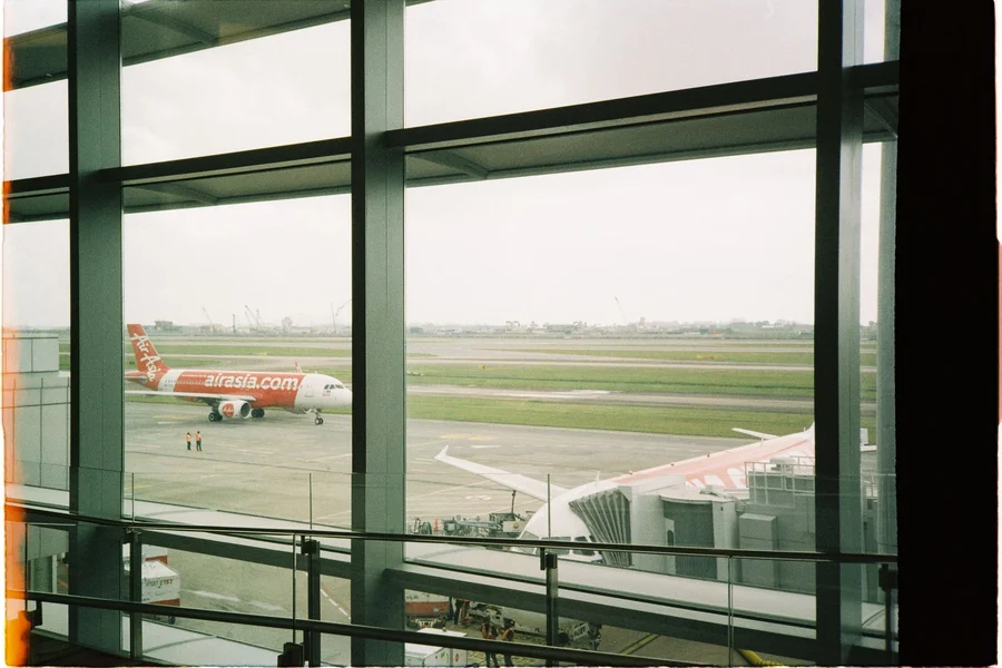 ewr airport to laguardia transfer